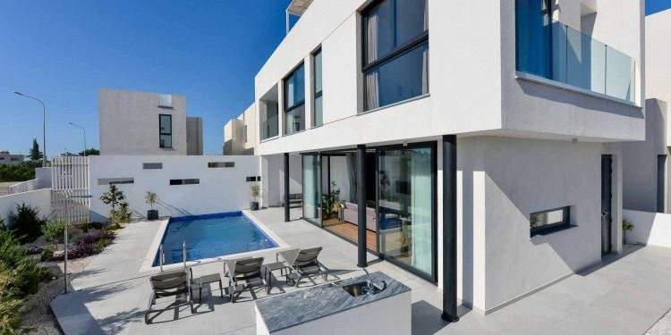 A luxury resort by a harbour in Protaras Cyprus 2 02 Karma Developers 750x375 1 1