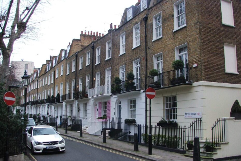 Trevor Square Knightsbridge geograph 4338316 1