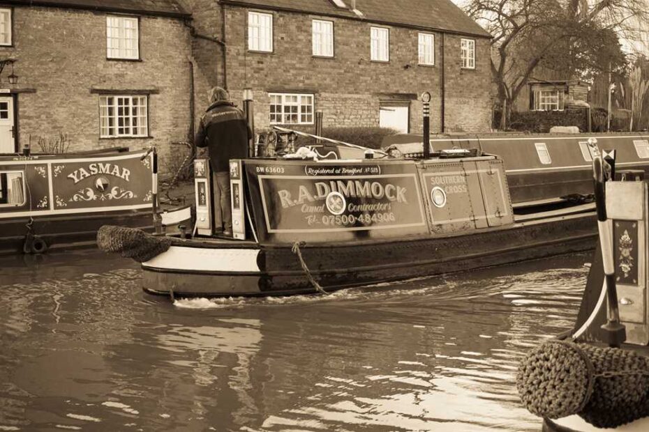 Stoke Bruerne Northamptonshire in Focus 1 Narrowboat Stoke Bruerne Northamptonshire