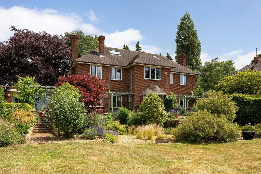 Golf Lane Church Brampton Northampton 05 1